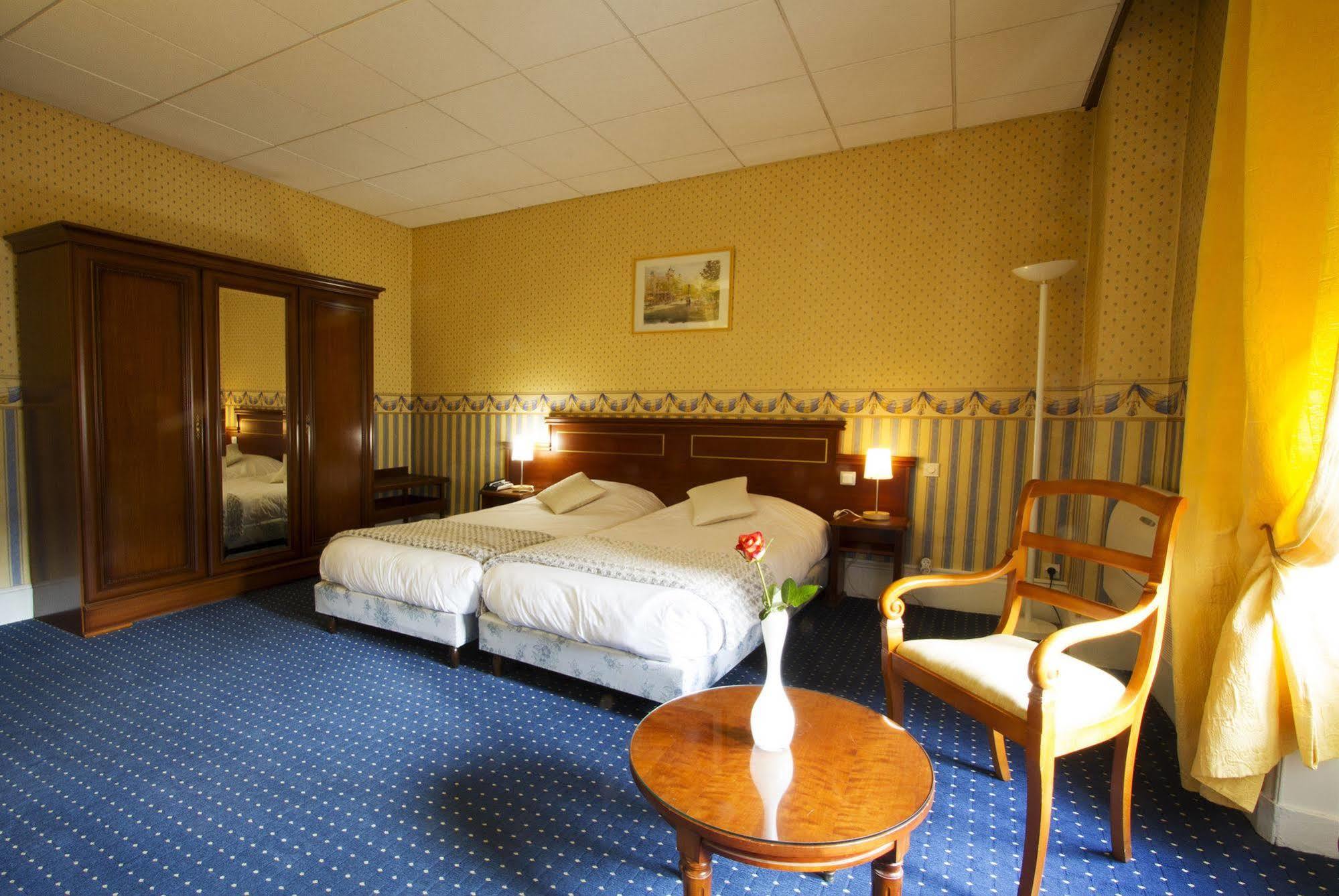 Brit Hotel Roanne - Le Grand Hotel Exterior foto